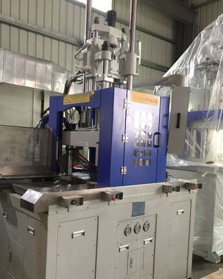 Máquina de moldeo por inyección vertical de mesa de doble deslizamiento