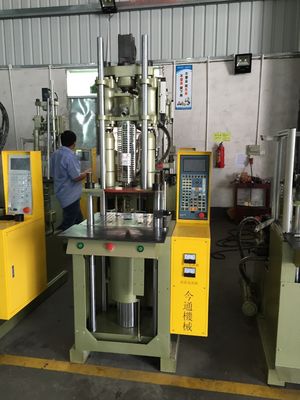 Fabricantes de máquinas de moldeado vertical de plástico hidráulico