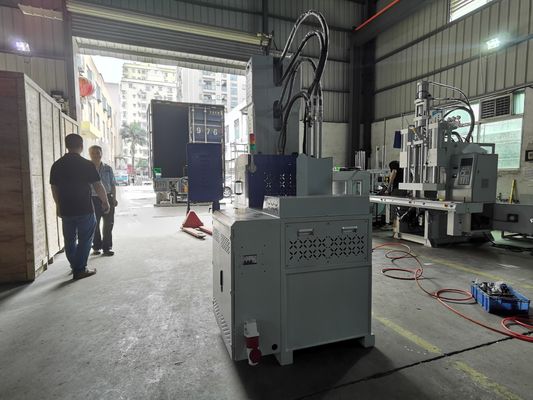 Máquina de moldeo por inyección vertical de plástico de 30T 6.7kW con 13 KN fuerza de eyector de bajo mantenimiento