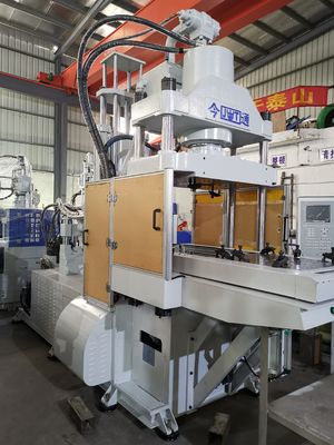Máquina de moldeo por inyección vertical de 160T de precisión BMC de mesa de diapositiva única