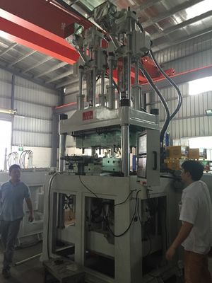 Máquina de moldeo por inyección de plástico de dos colores de 400 mm JTT2V3R-2400