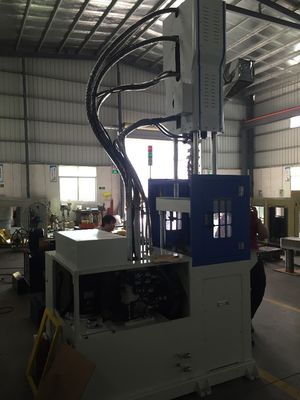 55T Máquina de moldeo por inyección vertical de alta velocidad 12kW 1 año de garantía