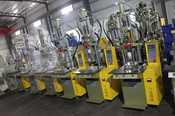 55T Máquina de moldeo por inyección vertical de alta velocidad 12kW 1 año de garantía