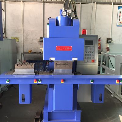 Máquina de moldeo por inyección hidráulica de doble deslizamiento 85T 267 Cm3 Volumen teórico de disparo