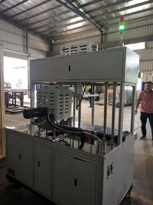 Máquina de moldeo por inyección a baja presión con fundición en caliente