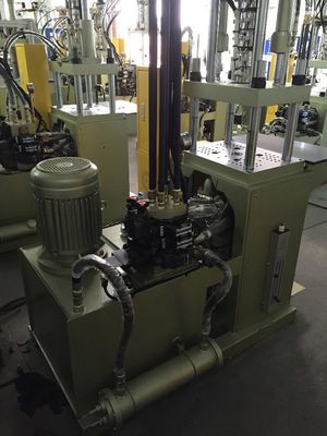 Máquina de moldeado por inyección de plástico de tornillo y barril vertical 45T