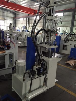 Máquina de moldeo por inyección vertical hidráulica ABS de 20 toneladas 260 mm Distancia entre las barras