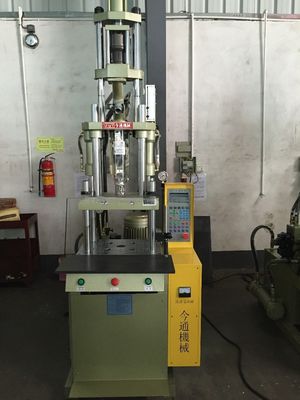 Máquina de moldeo por inyección vertical de plástico pequeño de 30 toneladas de diámetro de tornillo de 25 mm